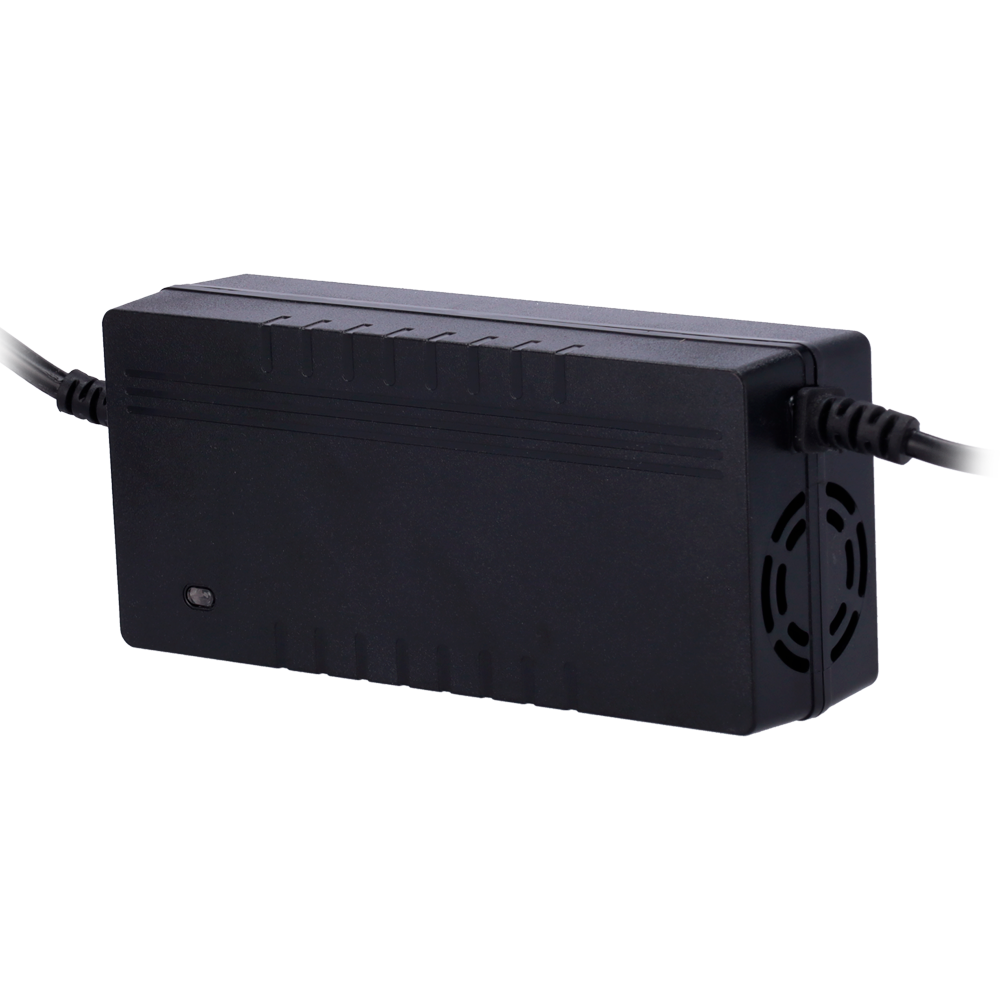 (SF-MPPTBATT-4PIN-AC-POWERSUPPLY) Safire - Fuente de alimentación AC - Para alimentar baterías de kits solares - 4 pines - Compatible con kits solares de Safire