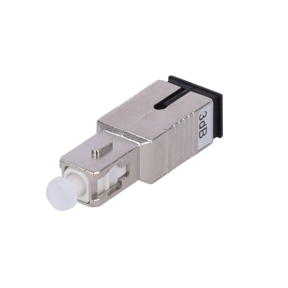 (ATT-LCUPC-03) Atenuación exacta de 3dB en señal óptica. - Conector LC compacto de alta densidad. - Pulido UPC que reduce la reflexión. - Estabilidad térmica en entornos críticos. - Instalación directa tipo Plug and Play. - Compatibilidad universal monomodo OS2.
